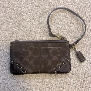 Coach Wristlet brown with shimmer C’s